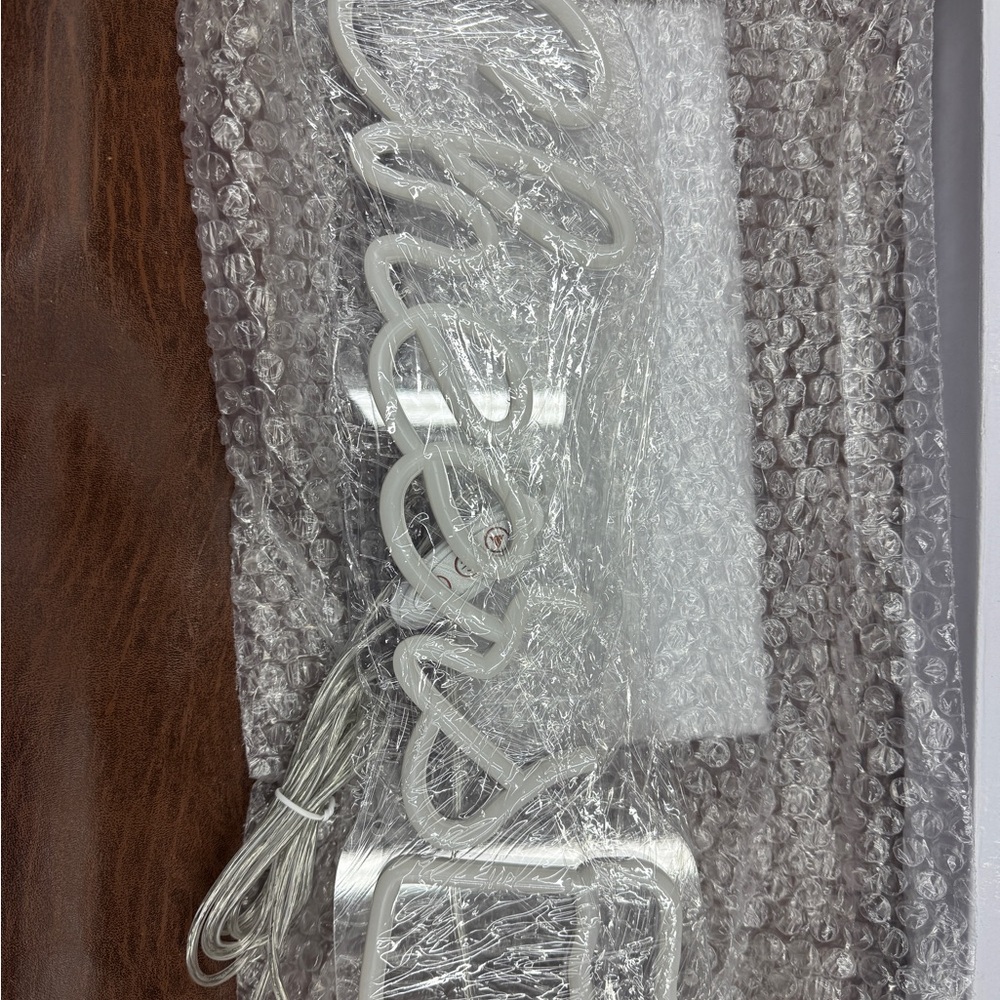 White Neon Script Sign - Decorative LED Accent “Cheers🍻”